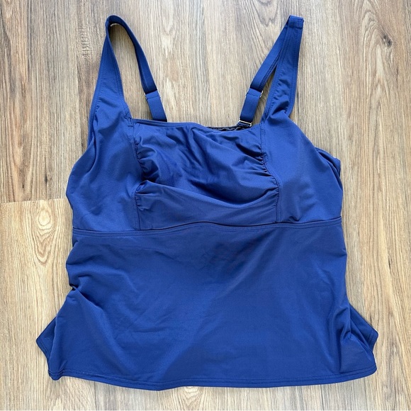 Lands' End Women Tankini Swimsuit 20W Navy Blue Built In Underwire Bra Ruched - Picture 1 of 4